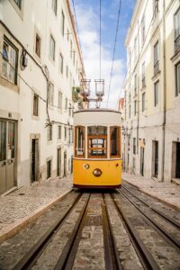 連休に旅行を計画中のあなたが知りたい直前割の使い方は？