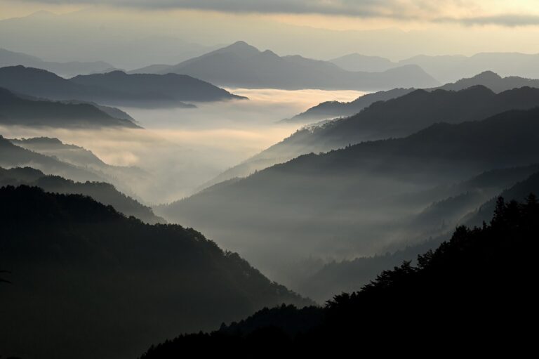 連休の旅行は直前でも安い場所はどこ？